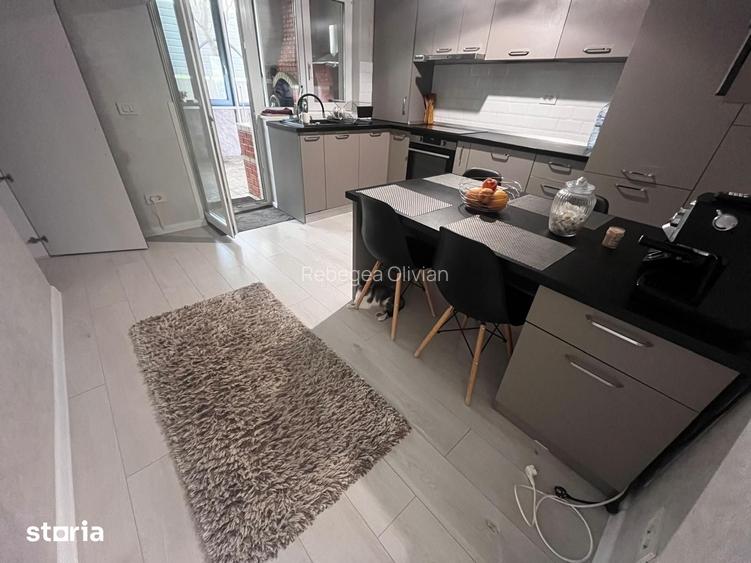 Casa superba cu 4 camere si 2 bai, zona Rediu