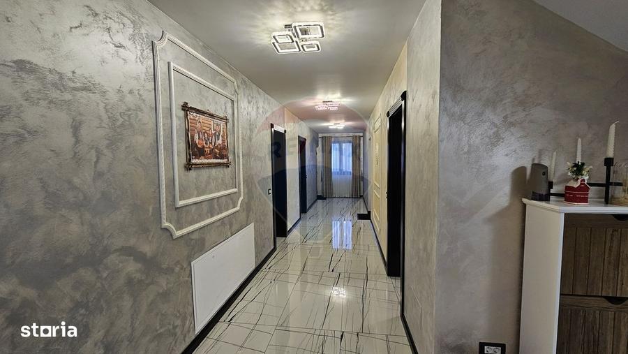 Casă cu 4 camere în Moara