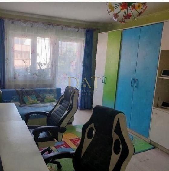 Apartament cu 4 camere decomandat, mobilat în Plopilor