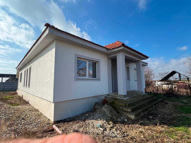 Casă cu 3 camere în Girișu de Criș