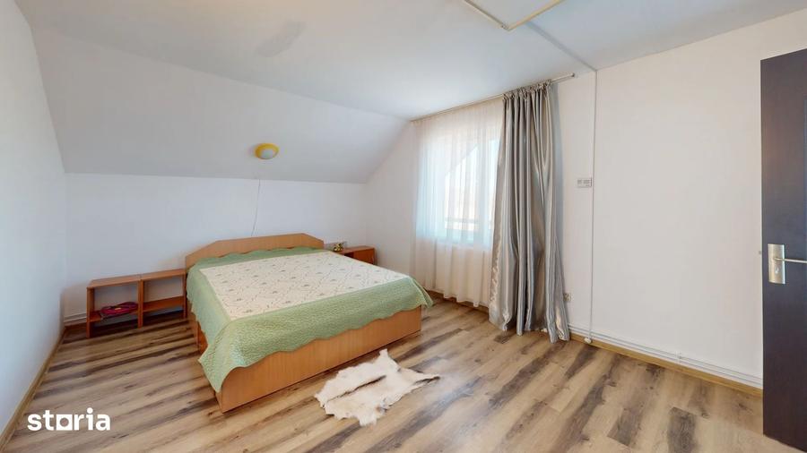 Casă cu 6 camere decomandat cu Teren 630 Mp în Hărman