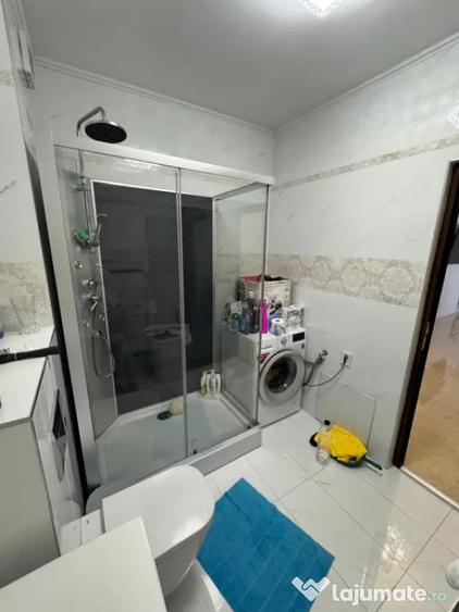Apartament cu 4 camere decomandat în Florești