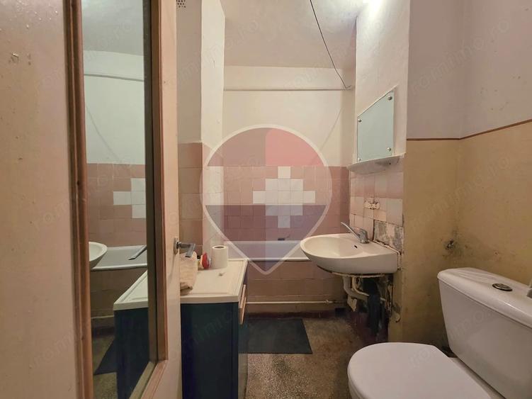 Apartament cu 2 camere decomandat în Est