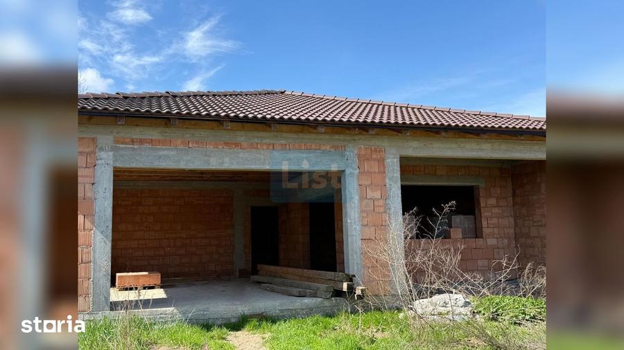 Casă cu 8 camere cu Teren 1679 Mp în Dobrești