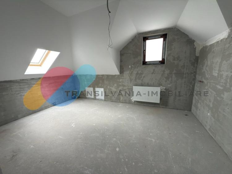 Casă individuală cu 4 camere cu Canalizare în Chinteni