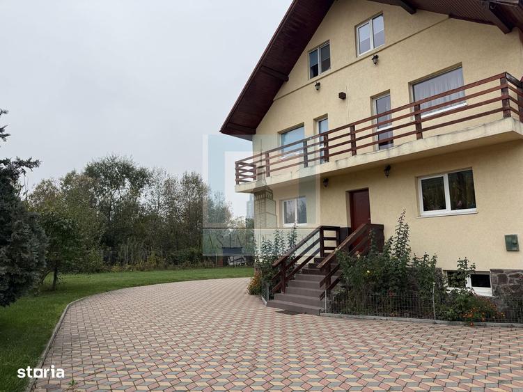 Casă cu 8 camere cu Canalizare în Sânpetru