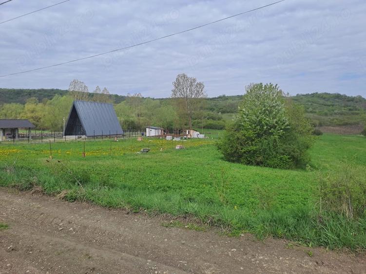 Teren de 2900 mp, în Căptălan