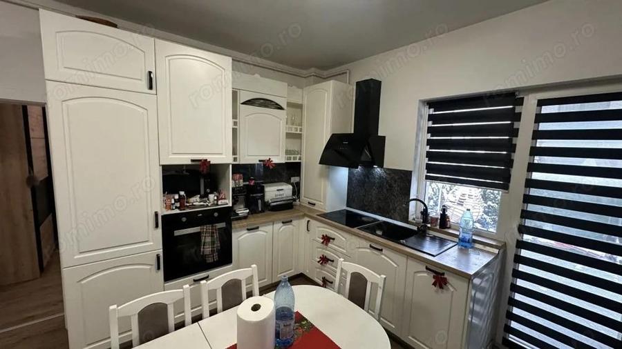 Apartament cu 3 camere decomandat în Săsar