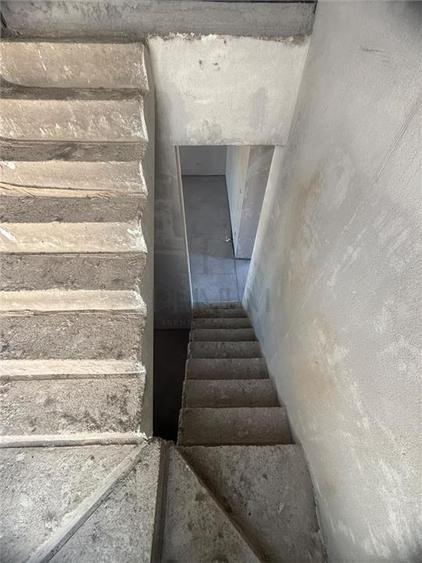 Duplex cu 5 camere cu Canalizare în Moșnița Nouă