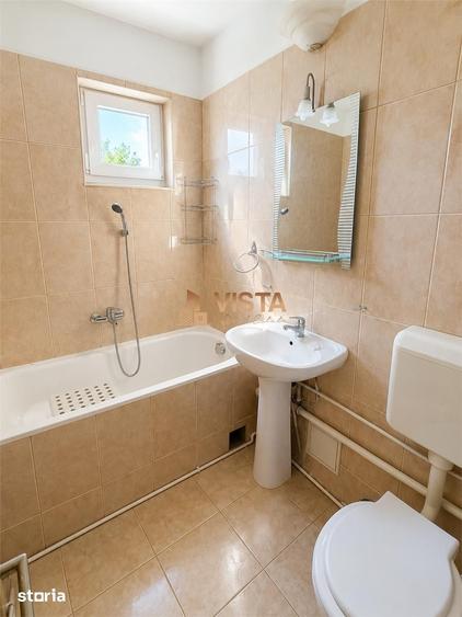 Apartament cu 3 camere semidecomandat în Astra