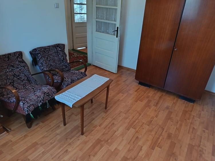 Casă cu 4 camere cu Teren 2000 Mp în Zănești