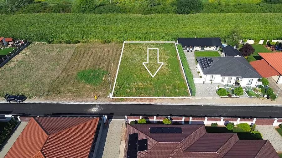 Teren de 700 mp, în Mărtinești