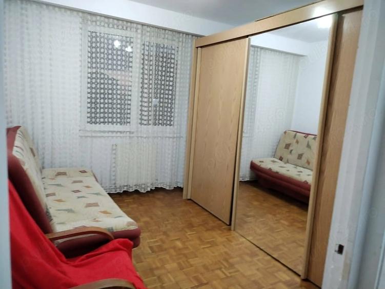 Apartament cu 3 camere decomandat în Hipodrom 1
