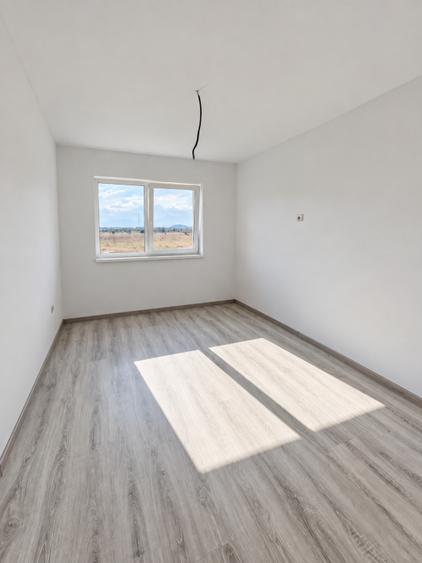 Apartament cu 2 camere semidecomandat în Sânpetru