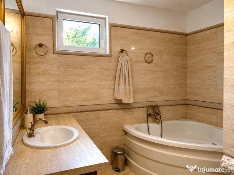 Casă cu 7 camere cu Teren 1200 Mp în Ferneziu