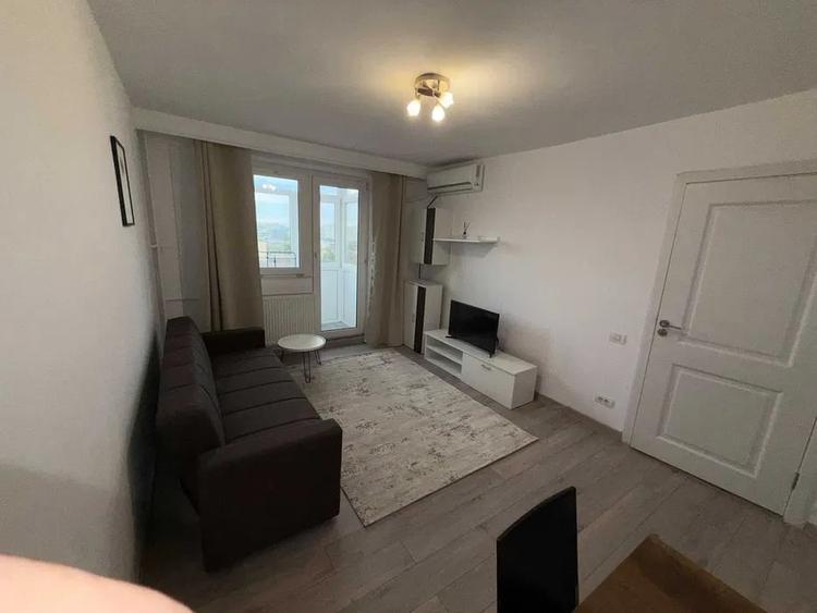 Apartament cu 2 camere decomandat, mobilat în Victoriei