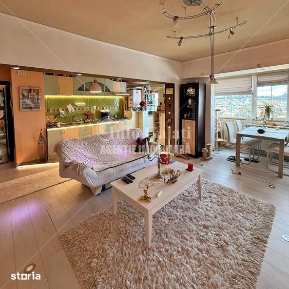 Apartament cu 4 camere în Piața Centrală