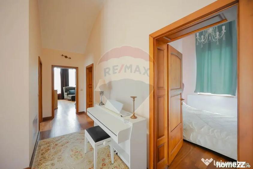 Casă cu 5 camere cu Teren 1000 Mp în Sânmartin