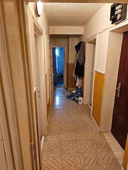 Apartament cu 3 camere decomandat în Măcin