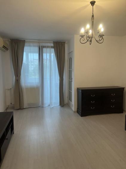Garsonieră nedecomandată în Costin Georgian