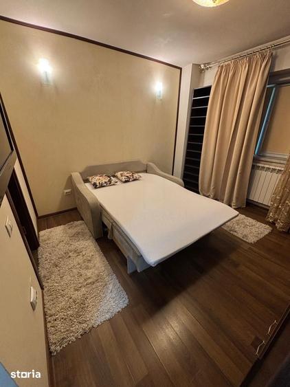 Apartament cu 3 camere în Craiovița Nouă