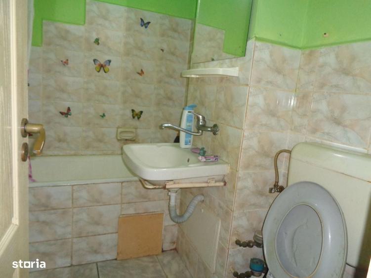 Garsonieră decomandată în UTA