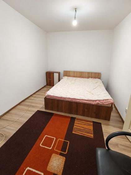 Apartament cu 2 camere semidecomandat, mobilat în Hotvon