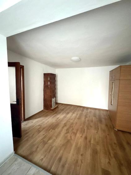 Casă cu 2 camere cu Teren 400 Mp în Exterior Vest