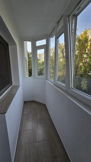 Apartament cu 4 camere semidecomandat în Teiul Doamnei