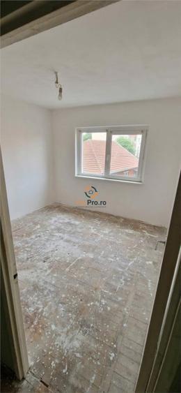 Apartament cu 2 camere decomandat în Dâmbovița
