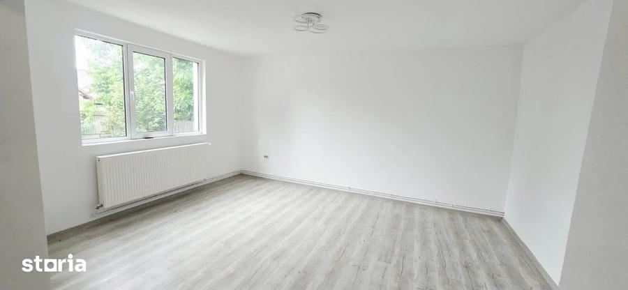 Casă cu 5 camere cu Teren 500 Mp în Ciurea