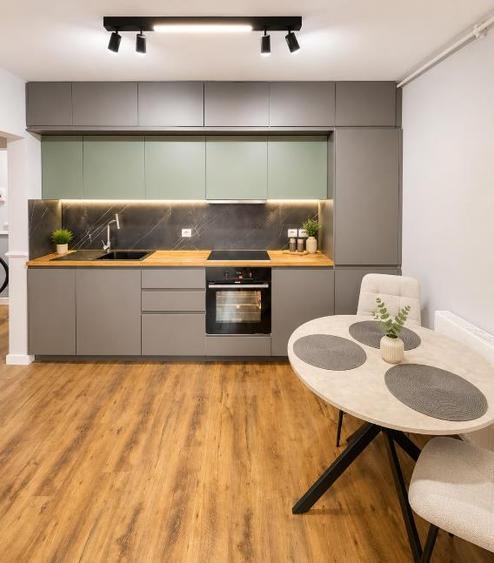 Apartament cu 2 camere decomandat în Calea București