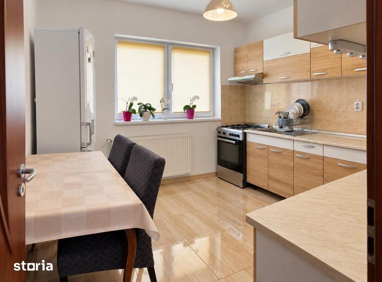 Casă cu Teren 280 Mp în Lipoveni