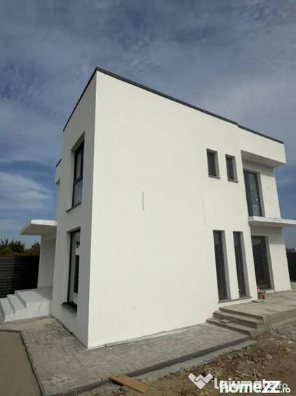 Casă cu 4 camere cu Teren 450 Mp în Central