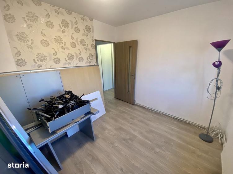 Apartament cu 3 camere decomandat în Ciupercenii Noi