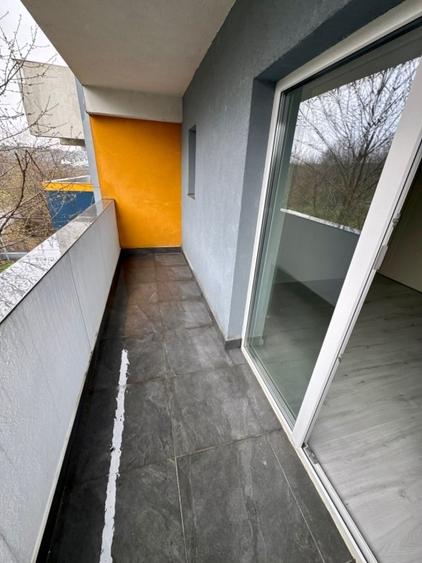 Apartament cu 2 camere decomandat în Baza 3