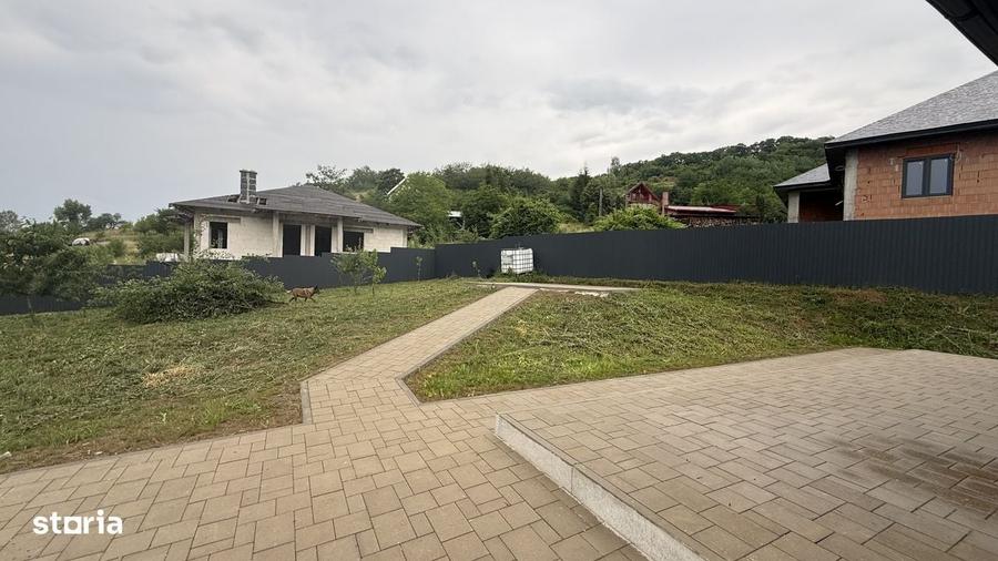 Casă cu 4 camere în Exterior Vest