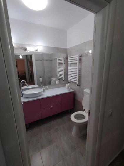 Apartament cu 2 camere decomandat în Titan