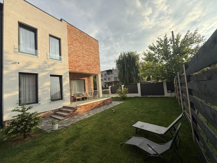 Casă cu 4 camere în Cârcea