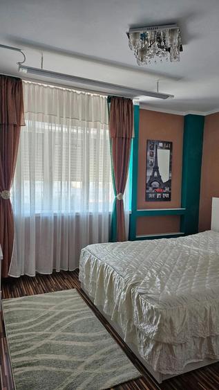 Apartament cu 3 camere decomandat, mobilat în Central