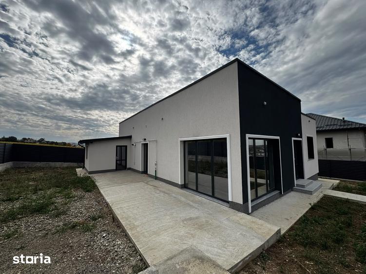 Casă cu 5 camere cu Teren 500 Mp în Bârnova