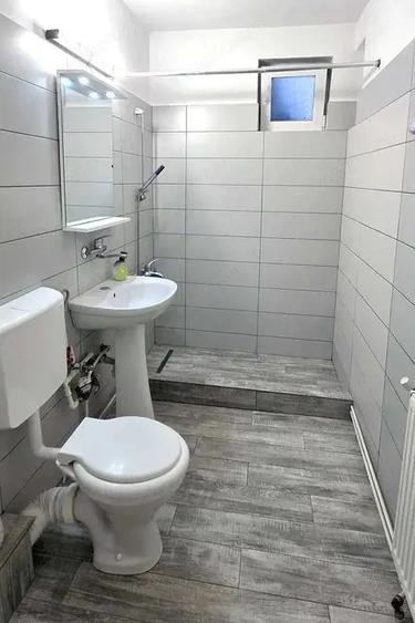 Apartament cu 3 camere decomandat în Tudor