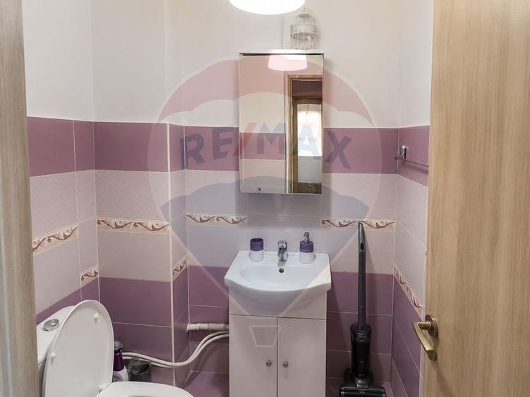 Apartament cu 3 camere decomandat, mobilat în Central