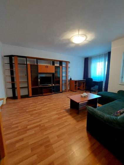 Apartament cu 2 camere decomandat, mobilat în P-ța Alba Iulia