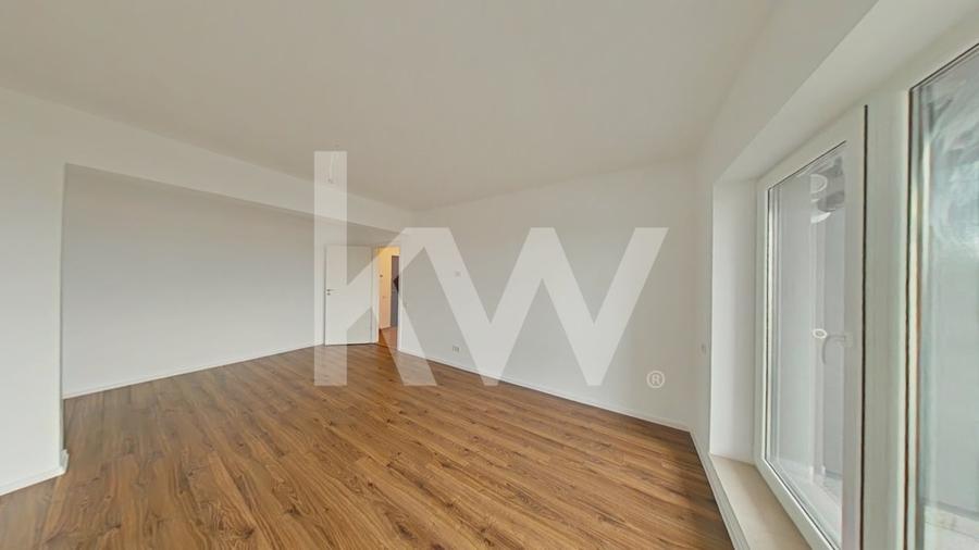 Apartament cu 3 camere decomandat în Tractorul