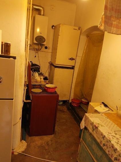 Casă individuală cu 3 camere cu Canalizare în Central