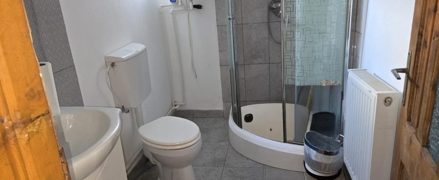 Casă individuală cu 4 camere cu Garaj în Crasna