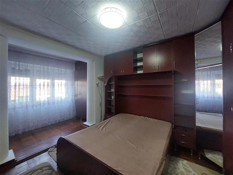 Apartament cu 3 camere decomandat, mobilat în Sud