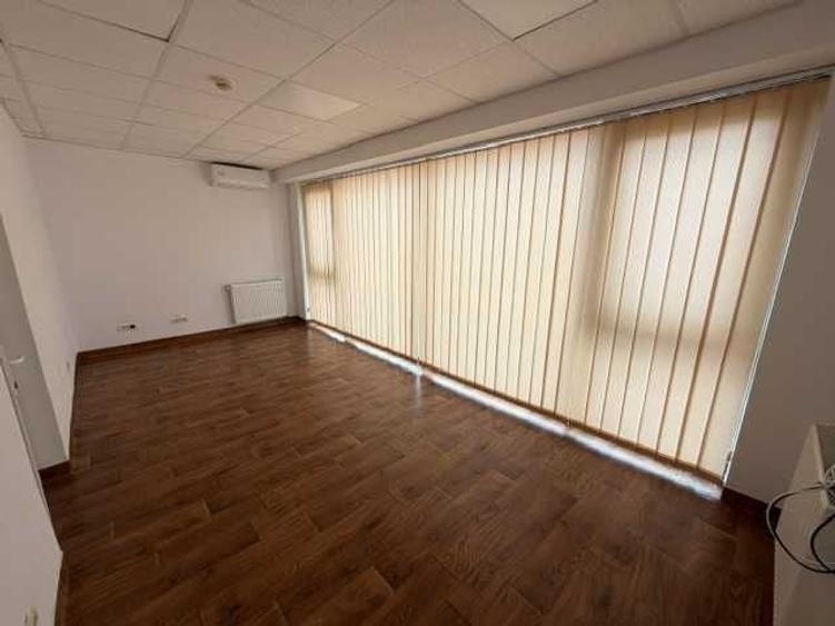 Casă cu 4 camere cu Teren 150 Mp în Victoriei