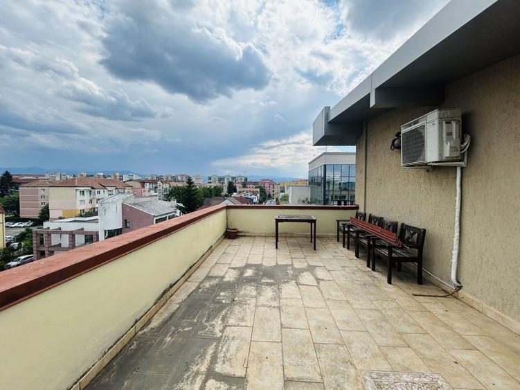 Apartament cu 4 camere în Hipodrom 1